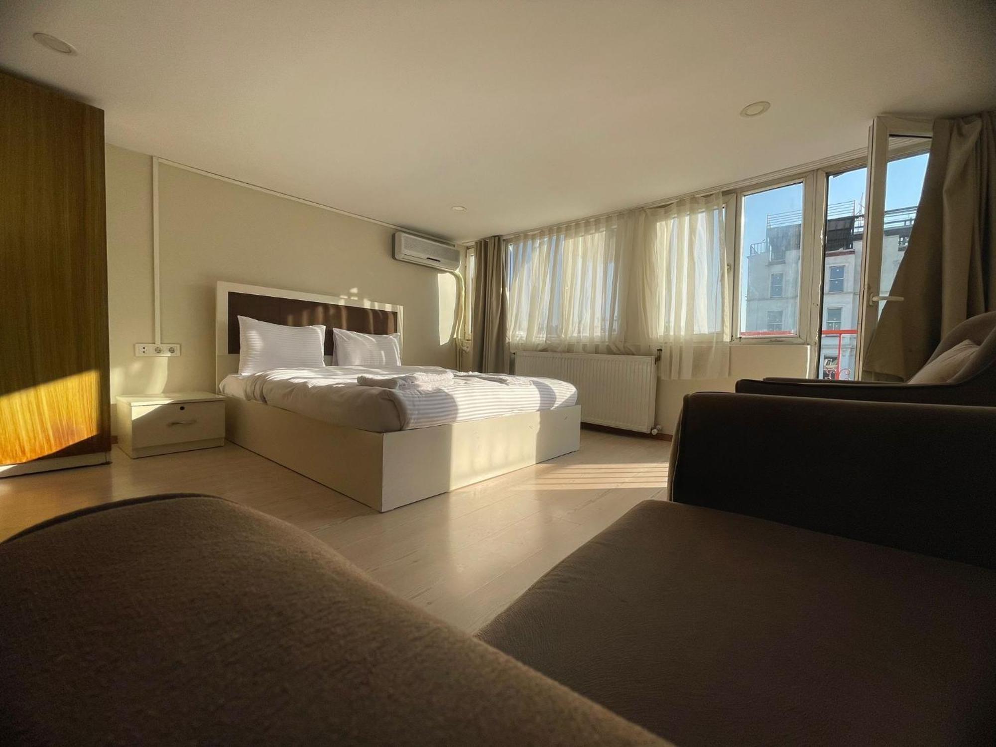 Ufuk Hotel Istanbul Exterior photo