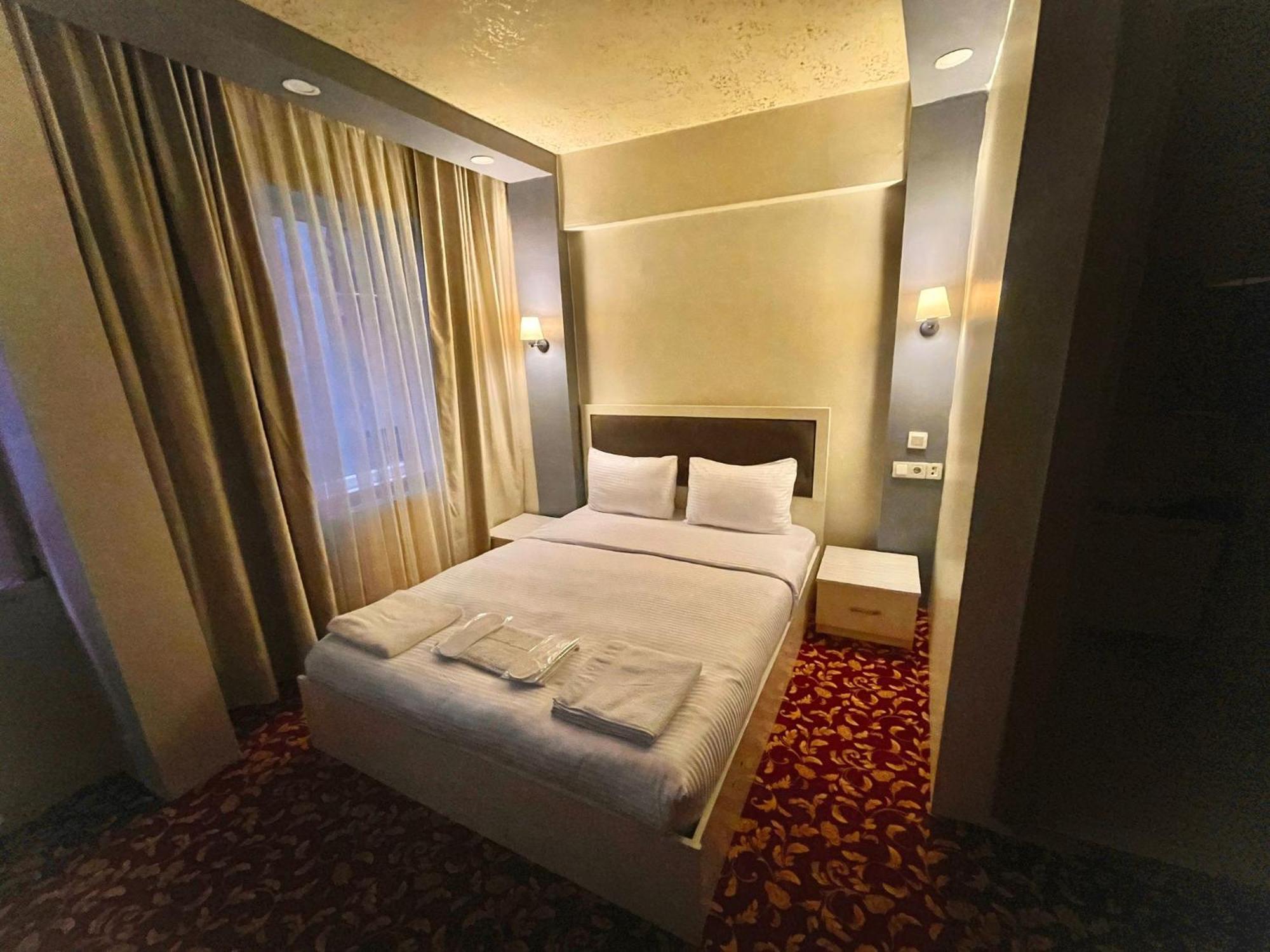 Ufuk Hotel Istanbul Exterior photo