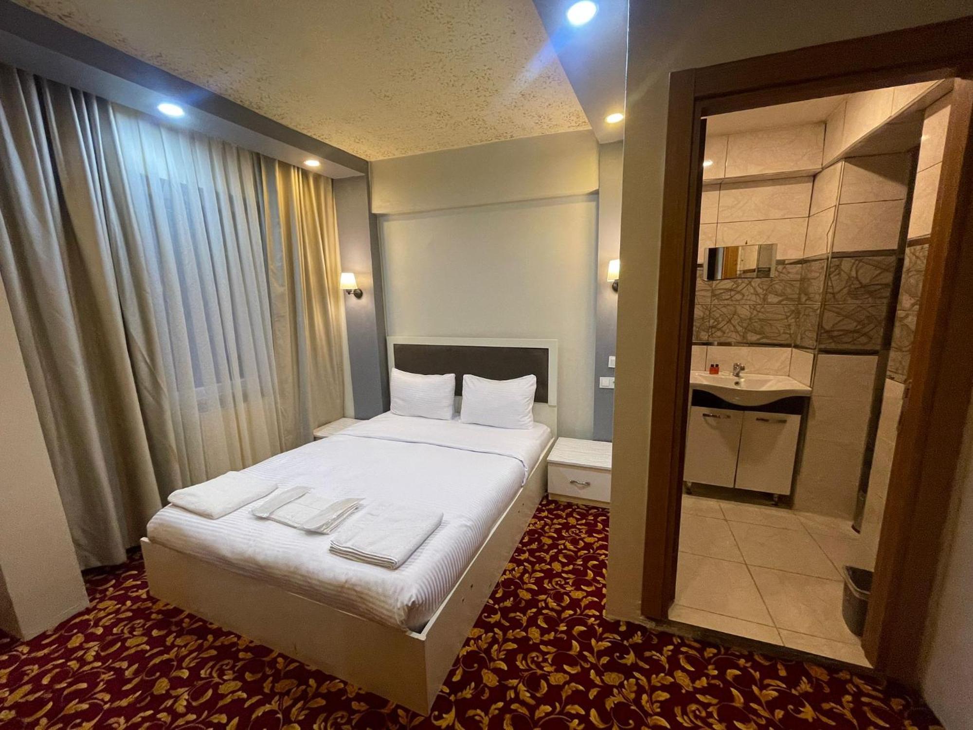 Ufuk Hotel Istanbul Exterior photo